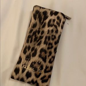 Quay ‘ very busy ‘ sunglasses